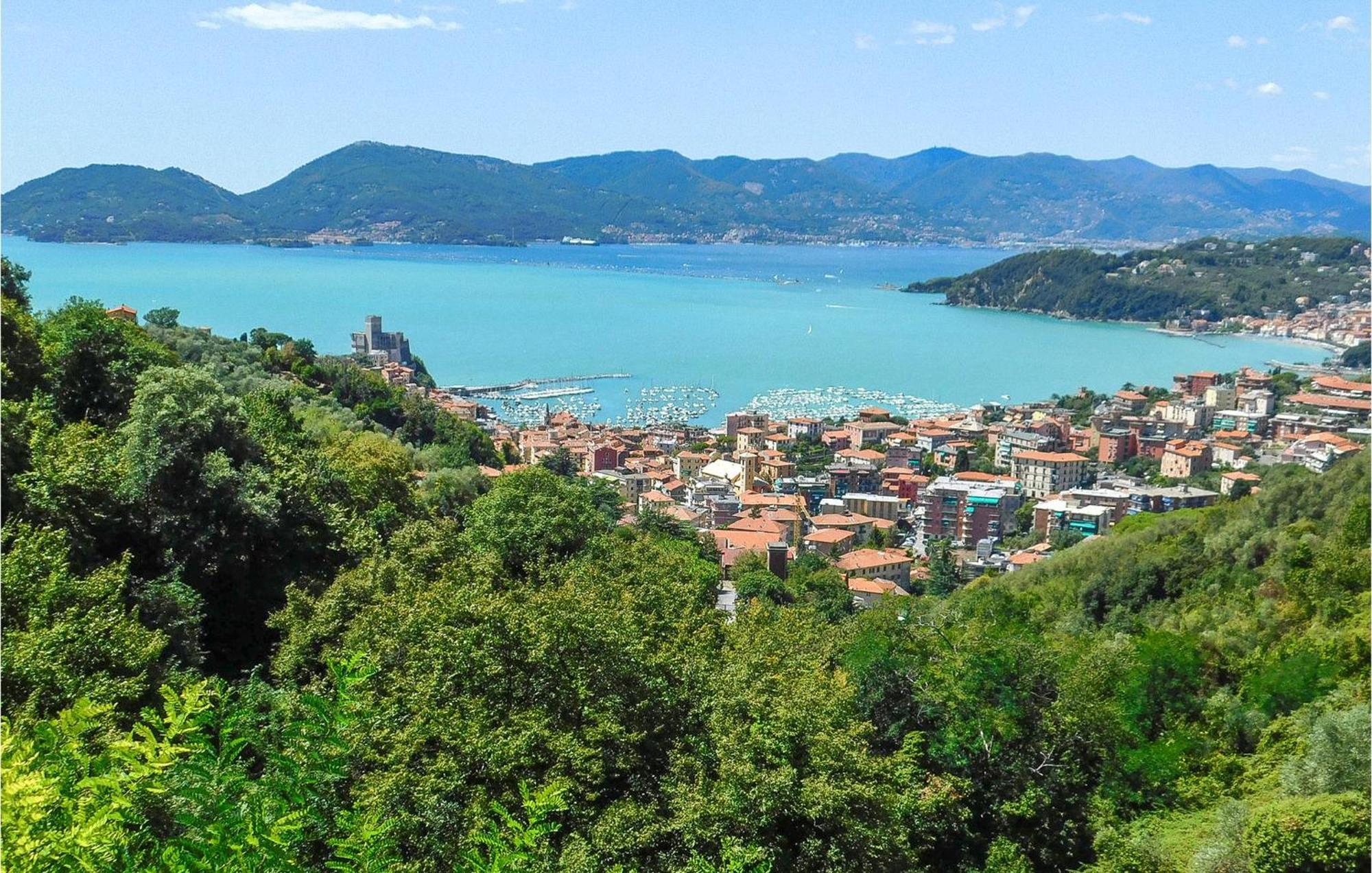 Cozy Apartment In La Spezia With Wifi Екстер'єр фото